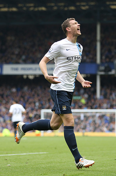 everton v city: Dzeko celebrates