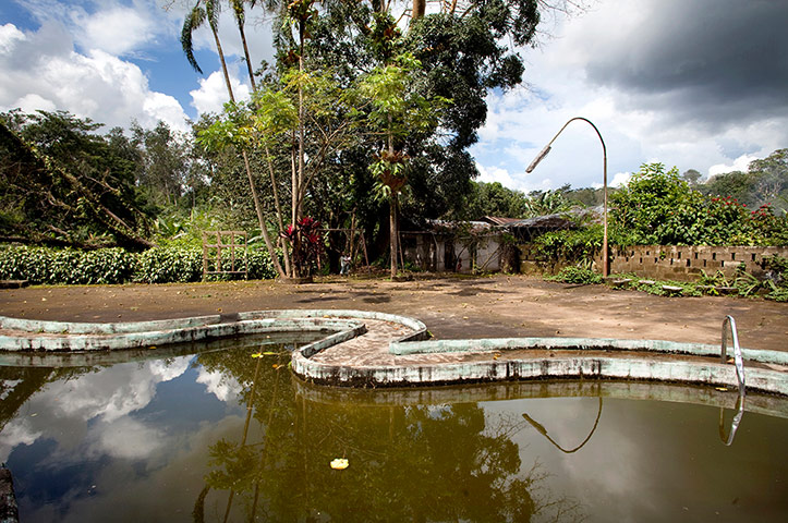 Marieke van der Velden: Marieke van der Velden photography swimming pools