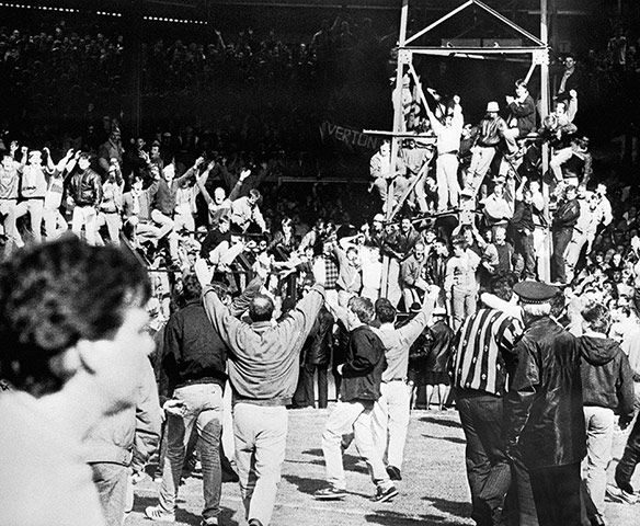 memory lane: Everton Fans celebrate at Carrow Road