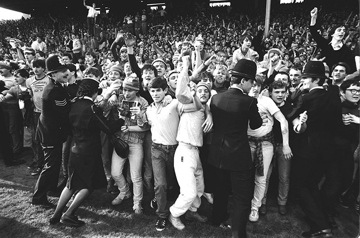 memory lane: Police officers struggle to contain Everton fans 