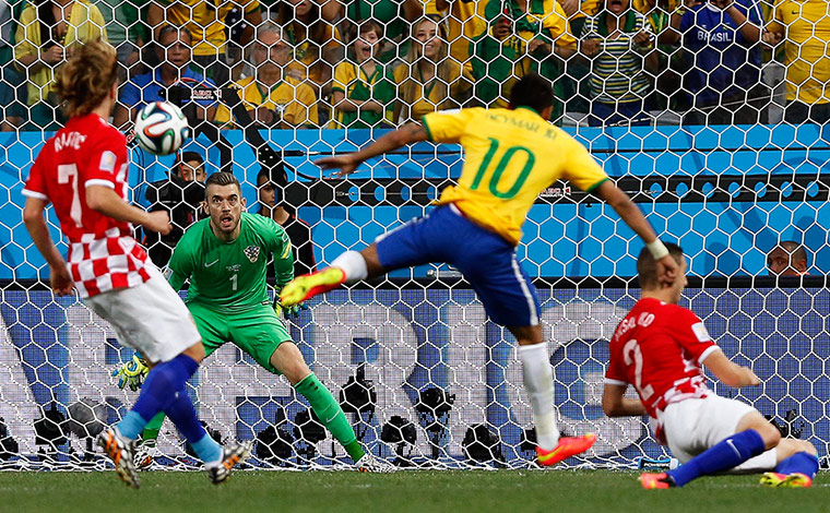 sport-: Group A - Brazil vs Croatia