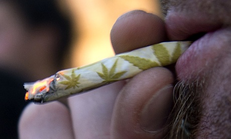 Jamaica is to decriminalise the possession of marijuana in small quantities, for private use or on medicinal grounds.