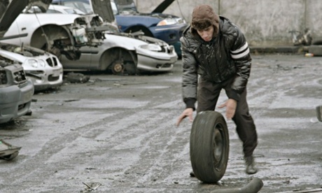 Casse follows a handful of characters foraging for car parts in a Paris scrapyard.
