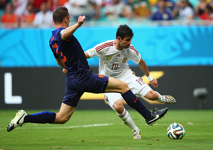 sport--: Spain v Netherlands: Group B - 2014 FIFA World Cup Brazil