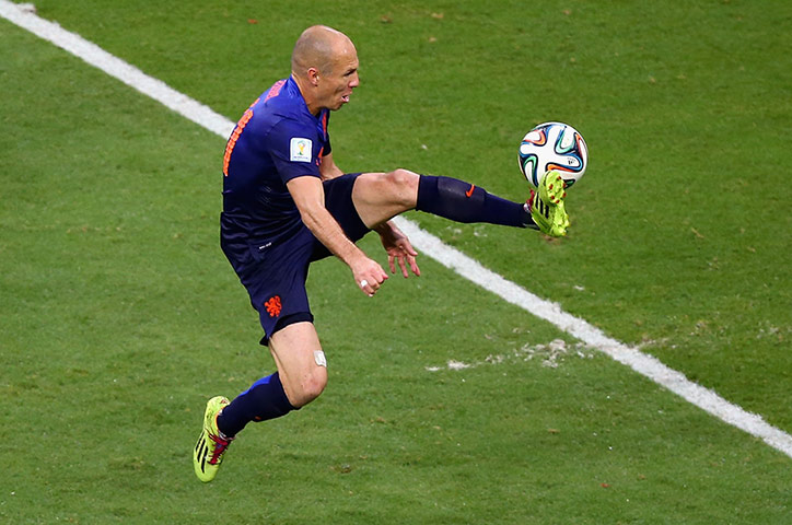 sport...: Spain v Netherlands: Group B - 2014 FIFA World Cup Brazil