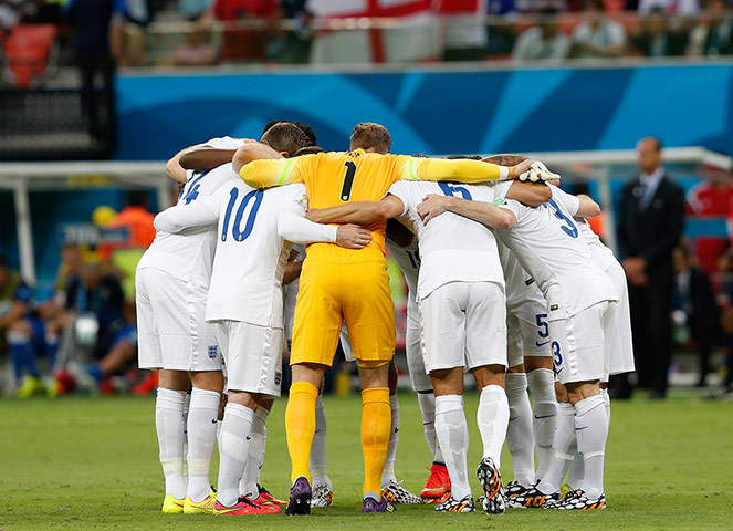 England versus Italy: England huddle before kick-off