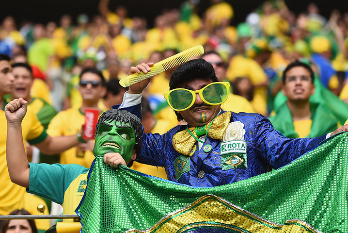 brazil versus mexico: Brazil fans