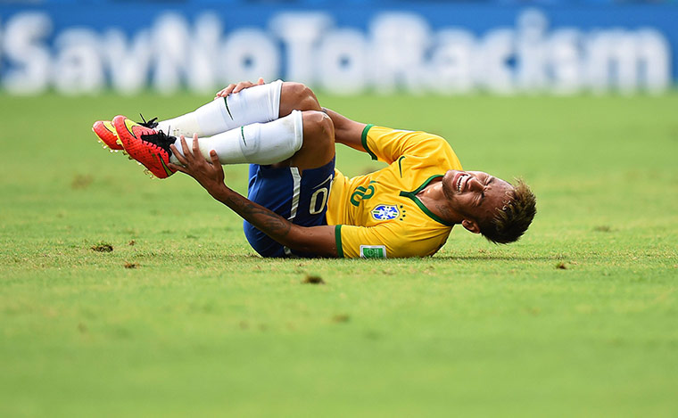 brazil versus mexico: Neymar injured