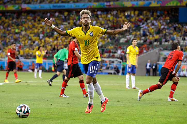 Brazil game: Neymar tries to lift the crowd 