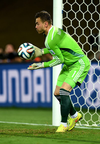 Akinfeevs howlers: Akinfeev