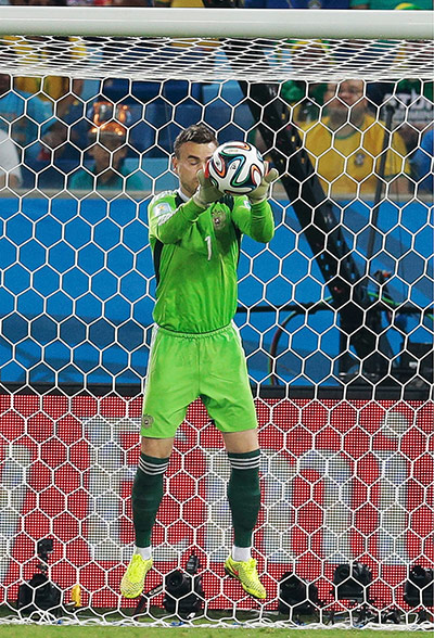 Akinfeevs howlers: Akinfeev