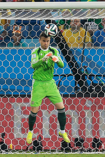 Akinfeevs howlers: Akinfeev