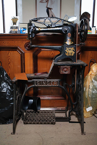 How to make a leather bag: Pembrokeshire Leatherwork Workshop