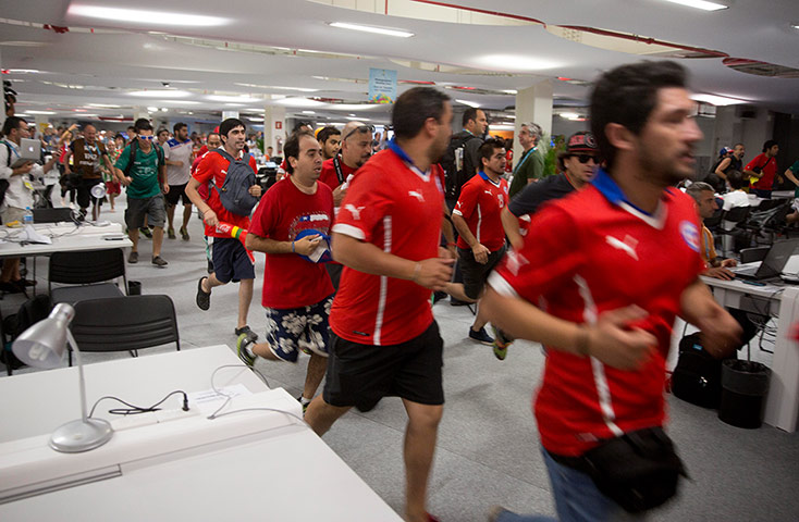 spain v chile : Chile fans rampage