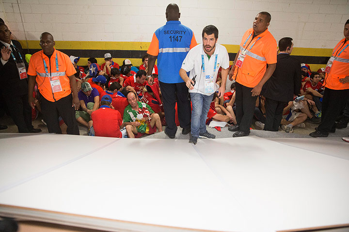 spain v chile : chile fans invade