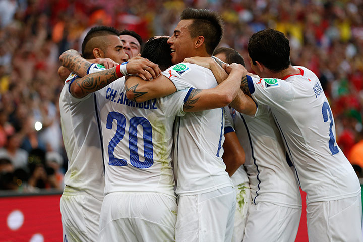 spain v chile : Chile celebrate