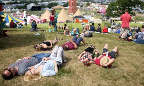 Glastonbury goers enjoy the sun 