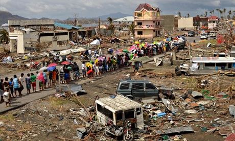 People queue for aid in Leyte, Philippines