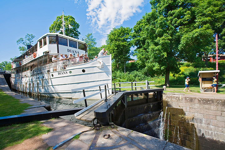 Visit west Sweden: Visit west Sweden: steamship on the Göta canal