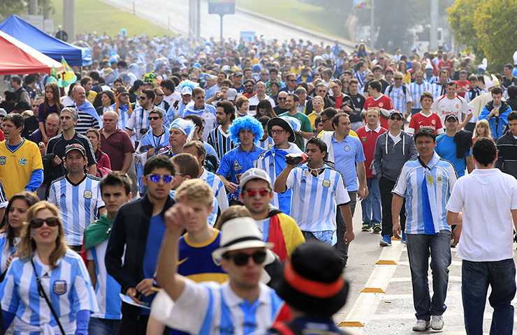 argentina versus nigeria: Argentinian supporters walk 