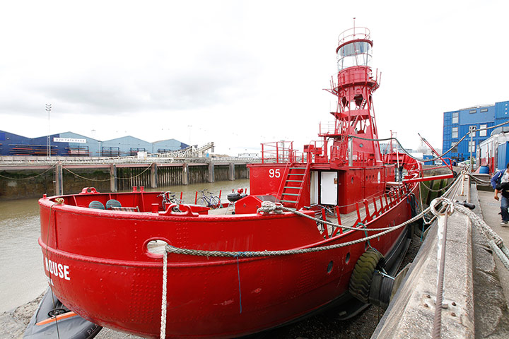 Music Studios: Music Studios Lightship95 recording studios London