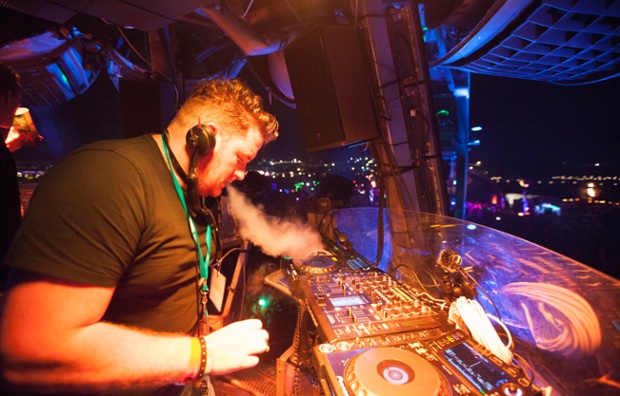 Eats Everything plays inside the Arcadia spider