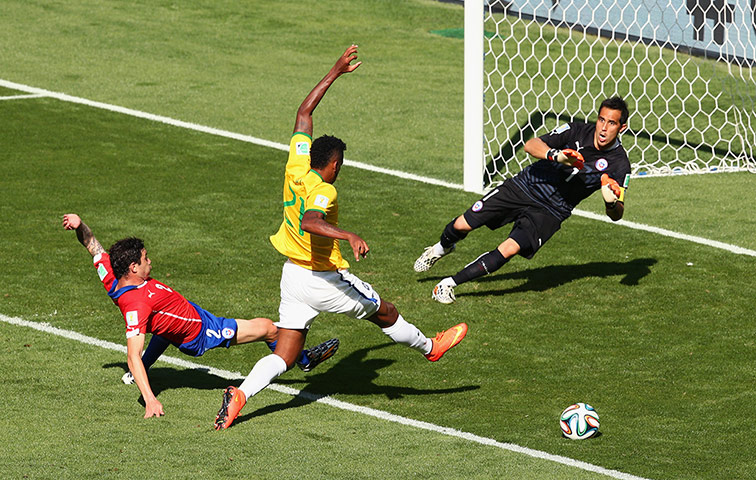 Brazil v Chile: Brazil v Chile: Round of 16 - 2014 FIFA World Cup Brazil