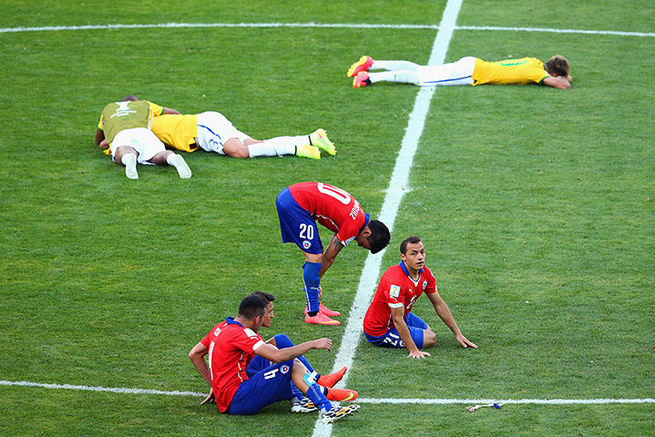 brazil v chile: Dejected Chile