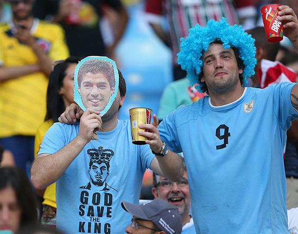 where's luis: Suarez fans