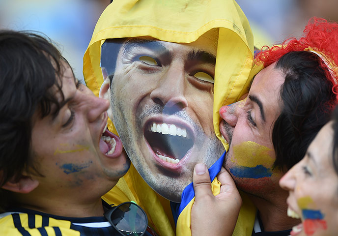 where's luis: Colombian fans