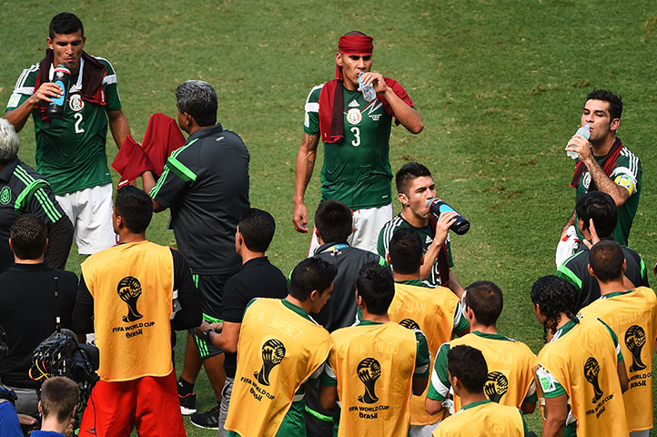 sport.: Netherlands v Mexico: Round of 16 - 2014 FIFA World Cup Brazil