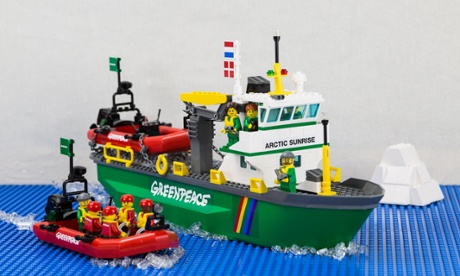 Модель Greenpeace від Lego 