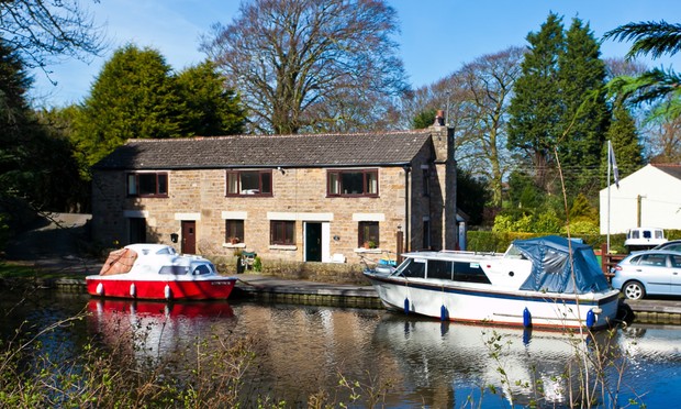 snoopingaround0107: preston lancashire