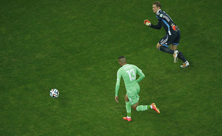 belo horizonte germany: Algeria's forward Islam Slimani with Manuel Neuer