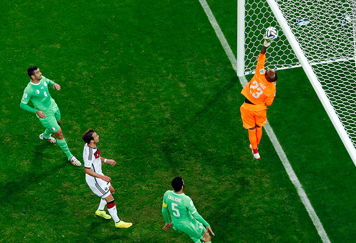 belo horizonte germany: Rais M'Bolhi