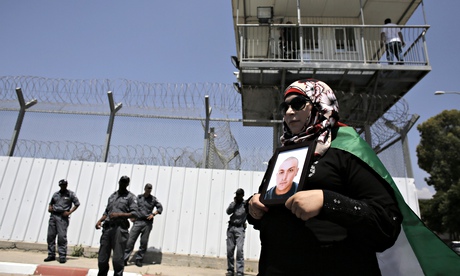 Desmond Tutu tells G4S to stop supplying to Israel prisons