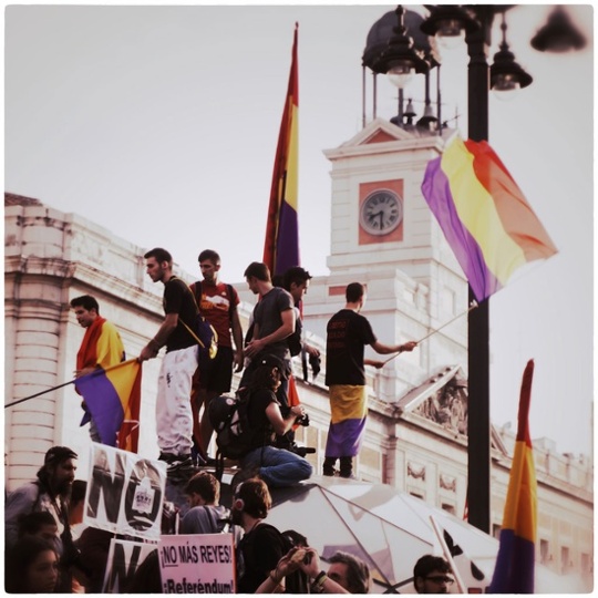 Spanish republic flags after King´s abdication