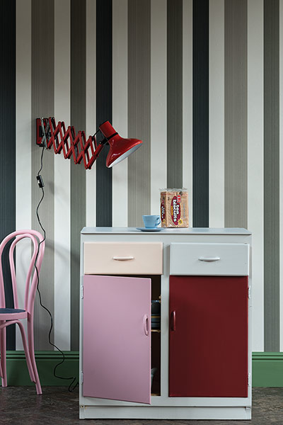 Upcycling Gallery: Coloured cabinet