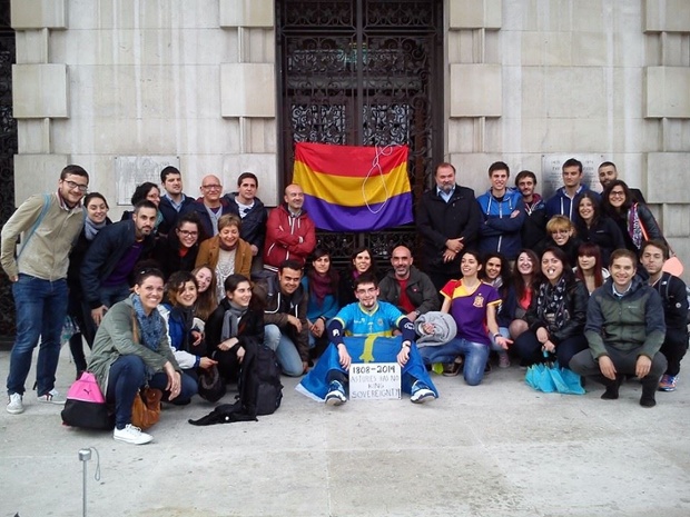 'A group of Spaniards gathered at the Civil Hall in Leeds to demand a referendum in Spain to decide whether citizens want a republic or a monarchy.'
