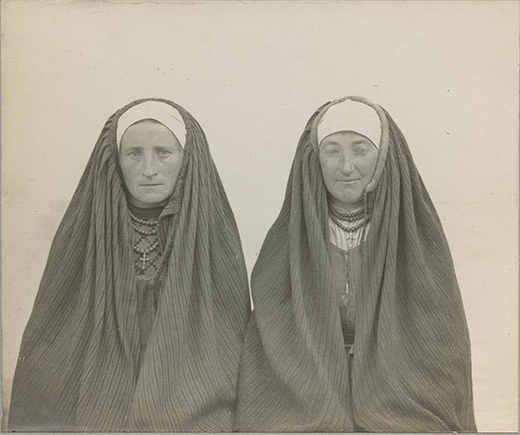 Krakow Photomonth: Women in National Costumes, Kielce Province