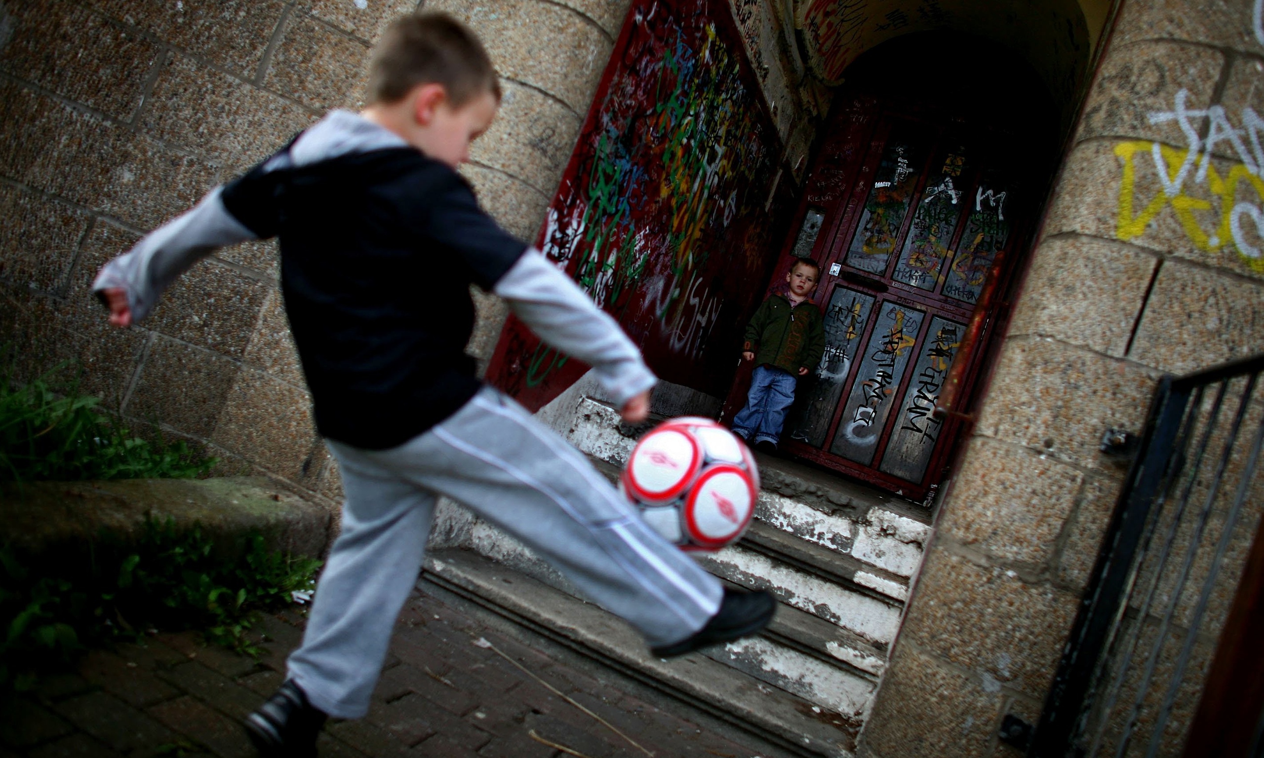 UK\u0026#39;s child poverty goals unattainable, says report ...