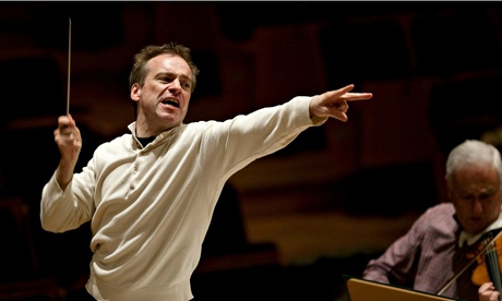 LSO guest conductor Jonathan Nott