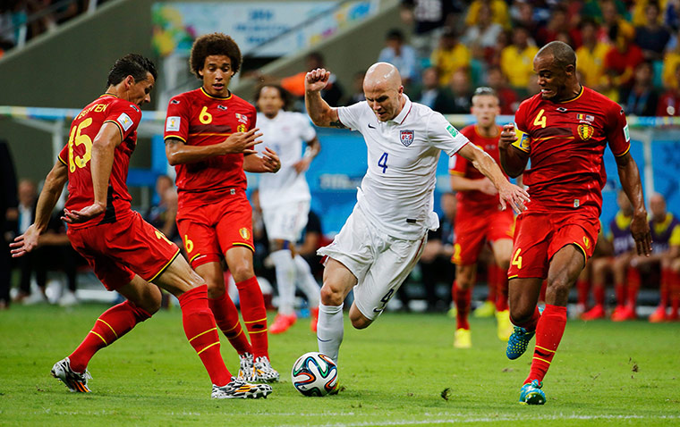 belgium v usa: Bradley of the U.S. controls the ball near Belgium's Witsel 