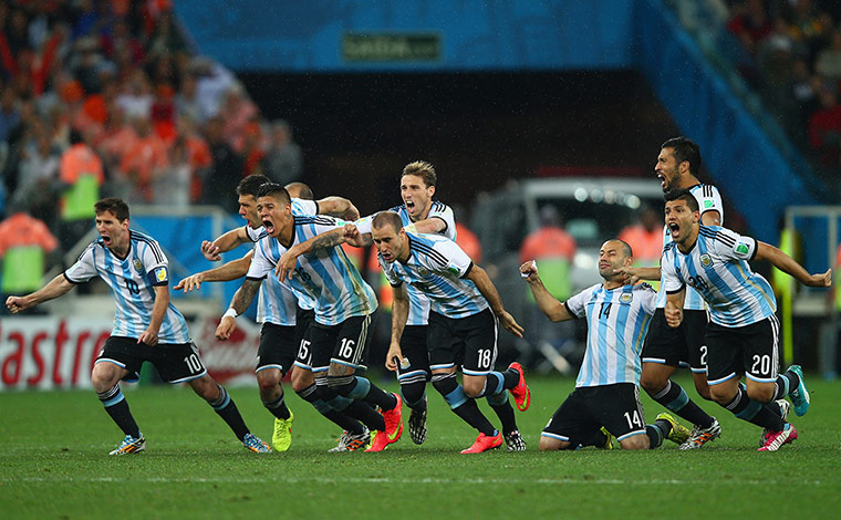 argies v dutch: Argentina celebrate 
