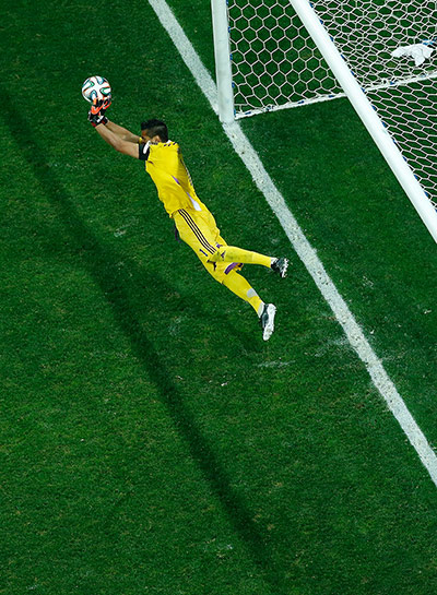 world cup semifinal: Romero saves penalty