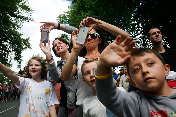 original observer: Spectators at the Tour de France