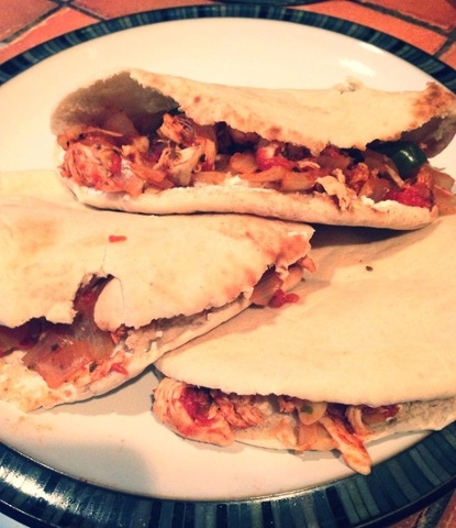 Colombian arepas con pollo adobado!