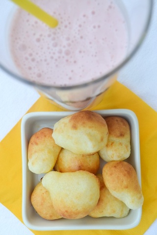 Pan de Yuca from Ecuador: a devilishly delicious, golden, cheesy, chewy, gluten free, all-round superior snack