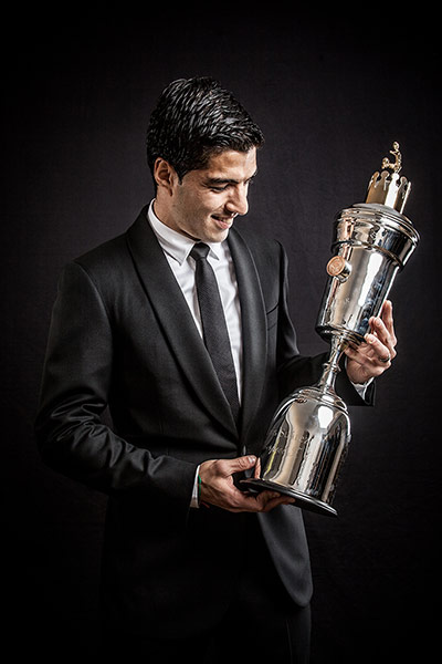 Suarez transfer: Suarez with PFA Player of the Year award