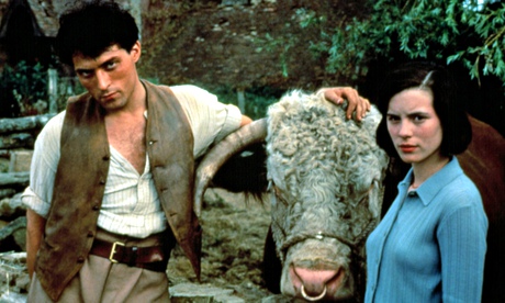 Kate Beckinsale and Rufus Sewell in Cold Comfort Farm